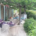 Massacan-vue Maison d'hôtes 4*
